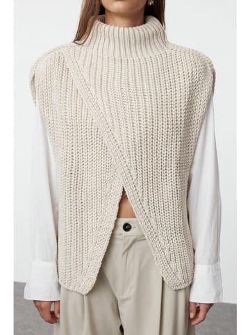 trendyol Pullunder in Beige