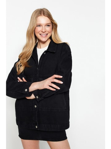 trendyol Jeansjacke in Schwarz