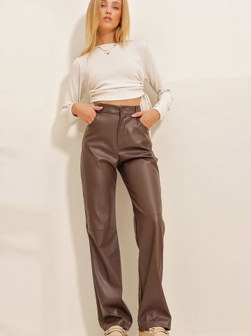 Trend Alacati Kunstlederhose in Hellbraun