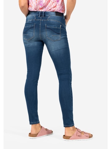 Timezone Dżinsy "Sanya" - Slim fit - w kolorze niebieskim