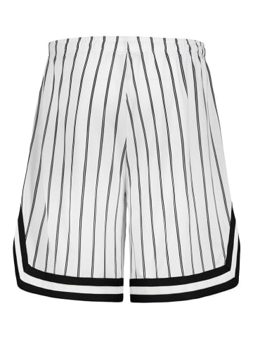 Authentic Style Bermudas in Weiß