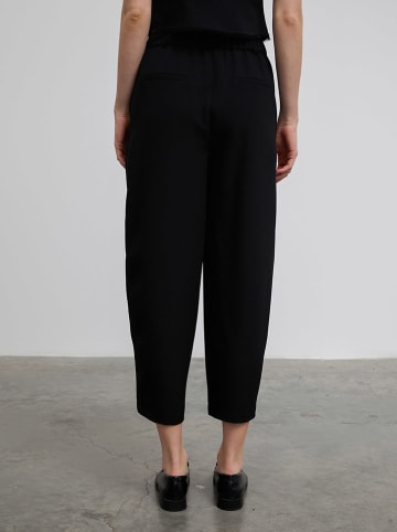BGN Hose in Schwarz
