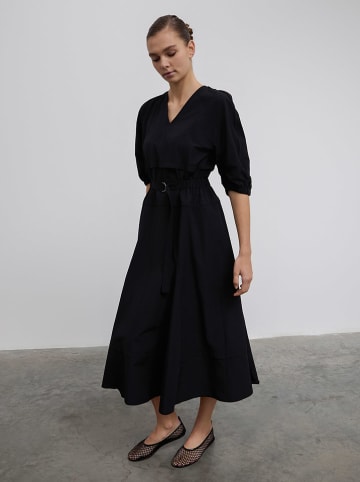 BGN Kleid in Schwarz