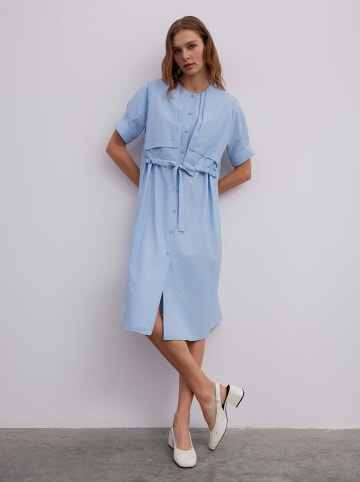 BGN Kleid in Hellblau