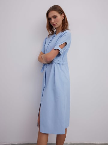 BGN Kleid in Hellblau