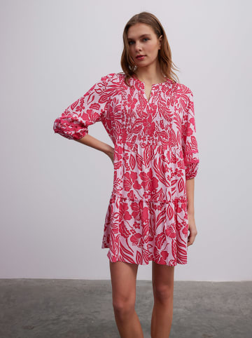 BGN Kleid in Rosa/ Pink