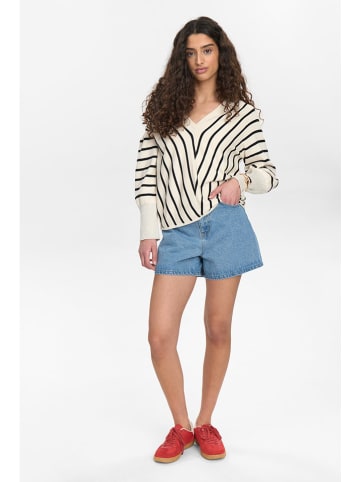 NÜMPH Pullover in Creme/ Schwarz