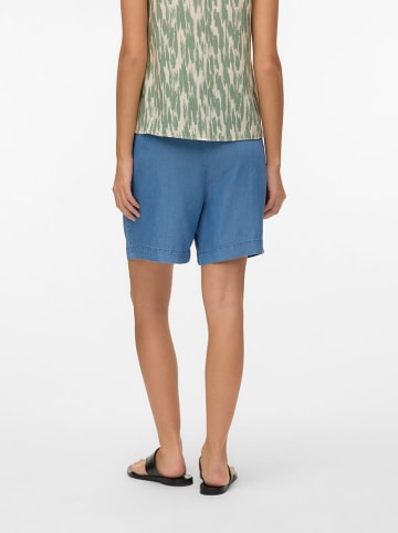 Vero Moda Szorty w kolorze niebieskim