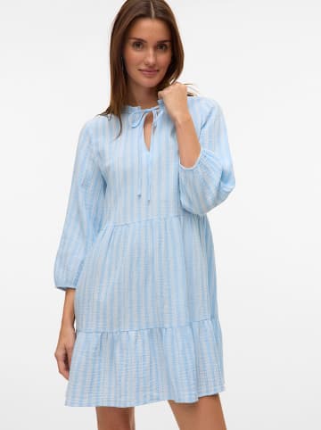 Vero Moda Sukienka w kolorze błękitnym