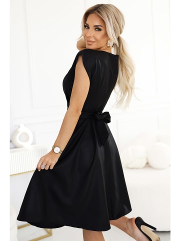 numoco Kleid in Schwarz