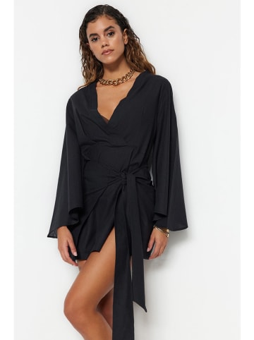 trendyol Kleid in Schwarz