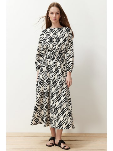 trendyol Kleid in Creme/ Schwarz