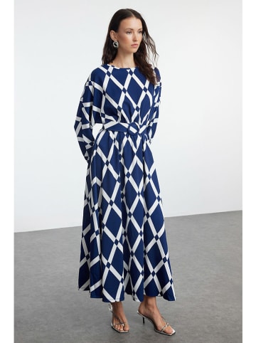 trendyol Kleid in Blau/ Weiß