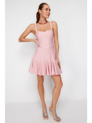 trendyol Kleid in Rosa