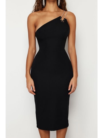 trendyol Kleid in Schwarz