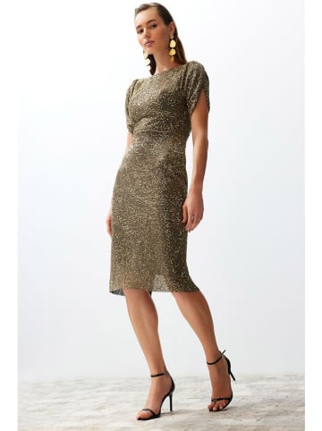 trendyol Kleid in Gold