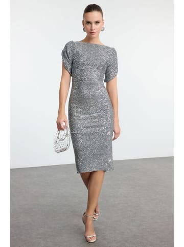 trendyol Paillettenkleid in Grau