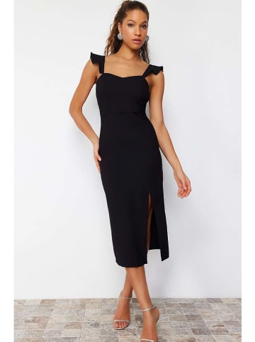 trendyol Kleid in Schwarz