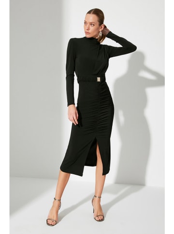 trendyol Kleid in Schwarz