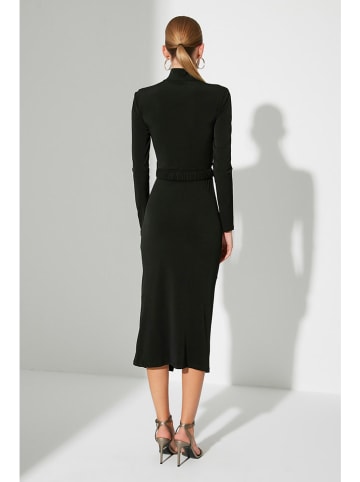 trendyol Kleid in Schwarz