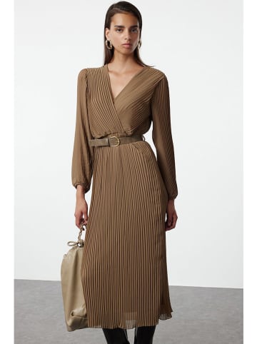 trendyol Plisséjurk camel