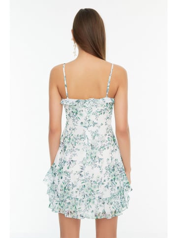 trendyol Kleid in Weiß/ Mint