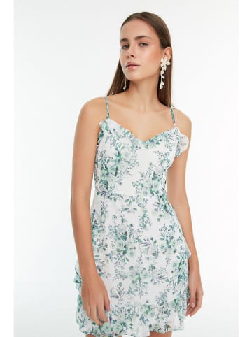 trendyol Kleid in Weiß/ Mint