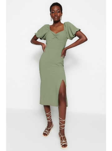 trendyol Kleid in Grün