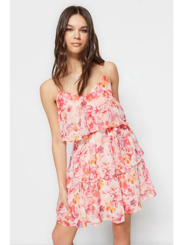 trendyol Kleid in Rosé