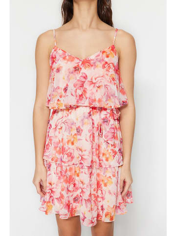 trendyol Kleid in Rosé