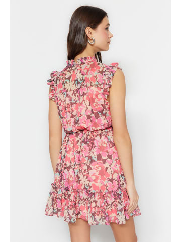 trendyol Kleid in Bordeaux/ Rosa