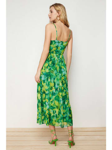 trendyol Kleid in Grün/ Gelb