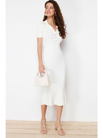 trendyol Kleid in Weiß