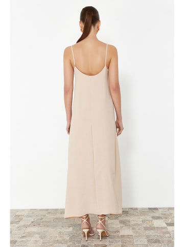 trendyol Kleid in Rosé