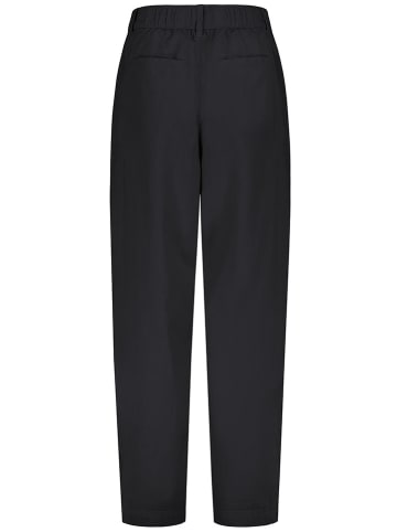 Sublevel Hose in Schwarz