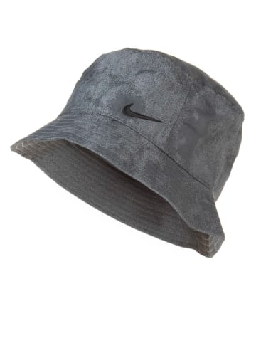 Nike Hut in Grau