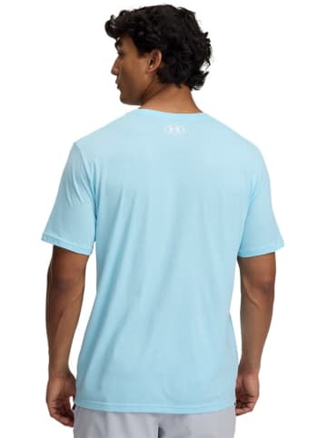 Under Armour Shirt in Hellblau