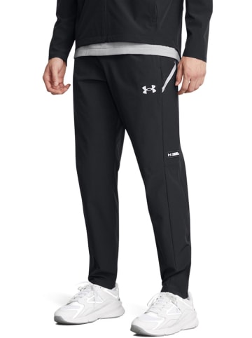 Under Armour Trainingshosen in Schwarz