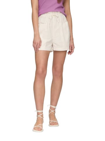 QS by s.Oliver Shorts in Creme