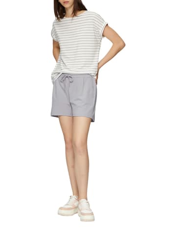 QS by s.Oliver Shorts in Grau