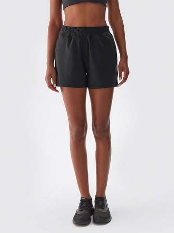 4F Trainingsshorts in Schwarz