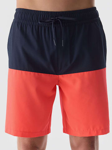 4F Badeshorts in Schwarz/ Koralle