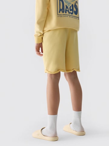 4F Sweatshorts in Gelb