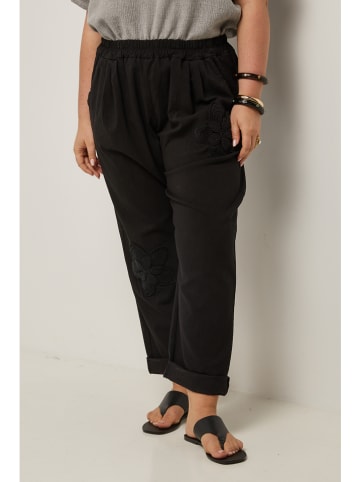Curvy Lady Hose in Schwarz