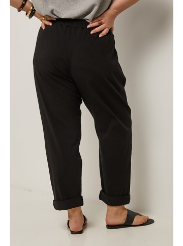 Curvy Lady Hose in Schwarz
