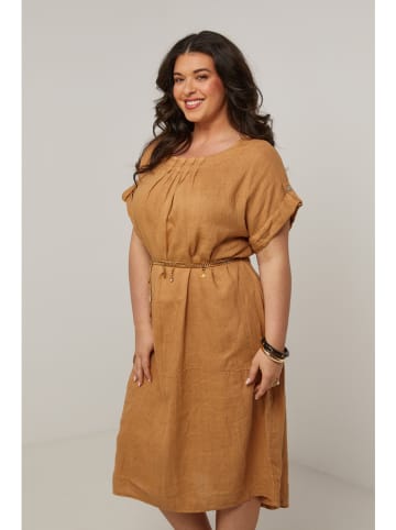 Curvy Lady Lniana sukienka w kolorze jasnobrązowym