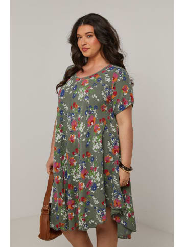 Curvy Lady Sukienka w kolorze khaki
