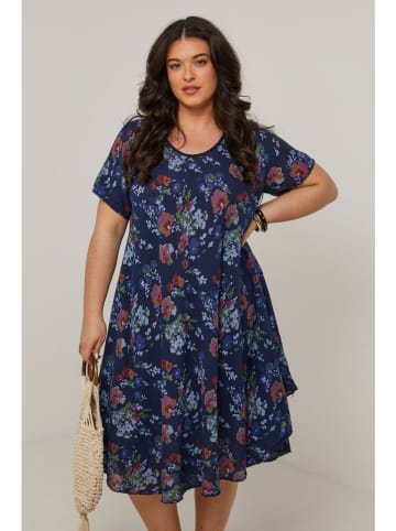 Curvy Lady Kleid in Dunkelblau