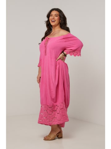 Curvy Lady Kleid in Pink