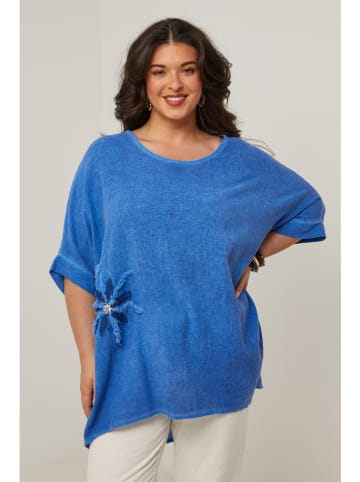 Curvy Lady Bluzka w kolorze niebieskim